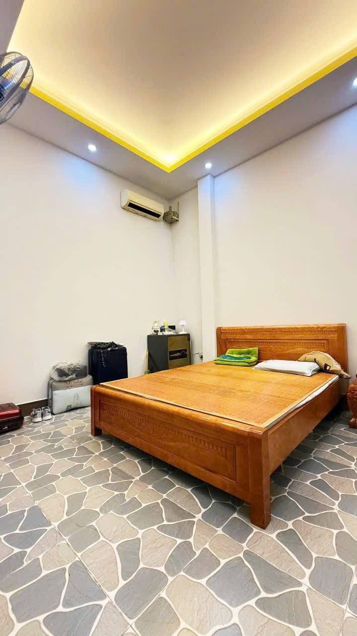 NHÀ 2 TẦNG BTCT MỚI TINH 127M2 NGANG HƠN 7 MÉT, Ô TÔ NGỦ TRONG NHÀ GIÁP QUẬN 12. 4