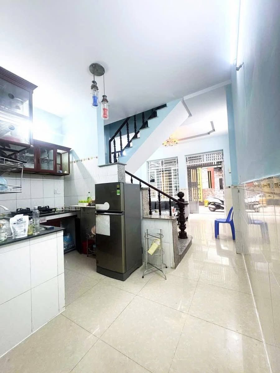 GIÁ RẺ CHỈ 3,25 TỶ NHÀ 2 TẦNG ĐÚC, HẺM XE HƠI ĐẬU CỬA GẦN TRƯỜNG ĐẠI HỌC GTVT. TÂN CHÁNH HIỆP, 2