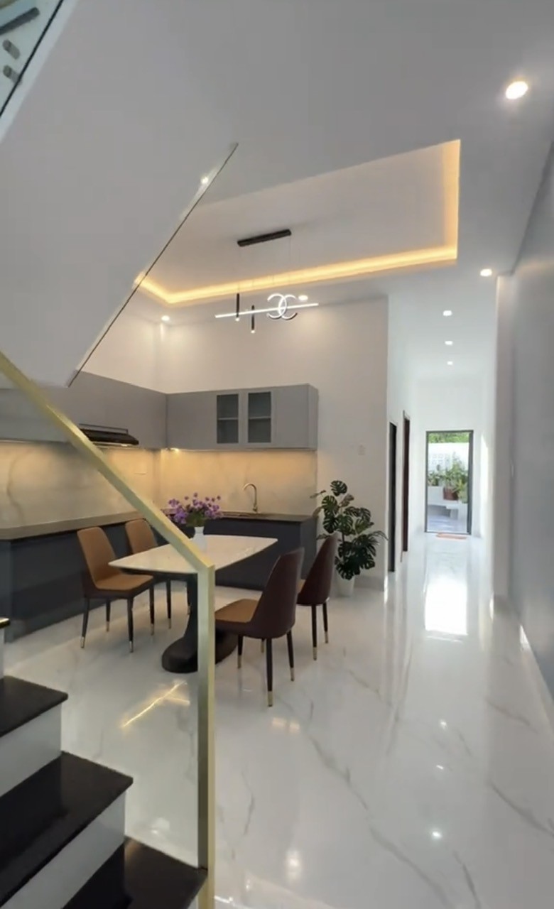 Cần bán Nhà mặt tiền Phường Tương Bình Hiệp, Thủ Dầu Một, Diện tích 120m², Giá 2.5 Tỷ 5