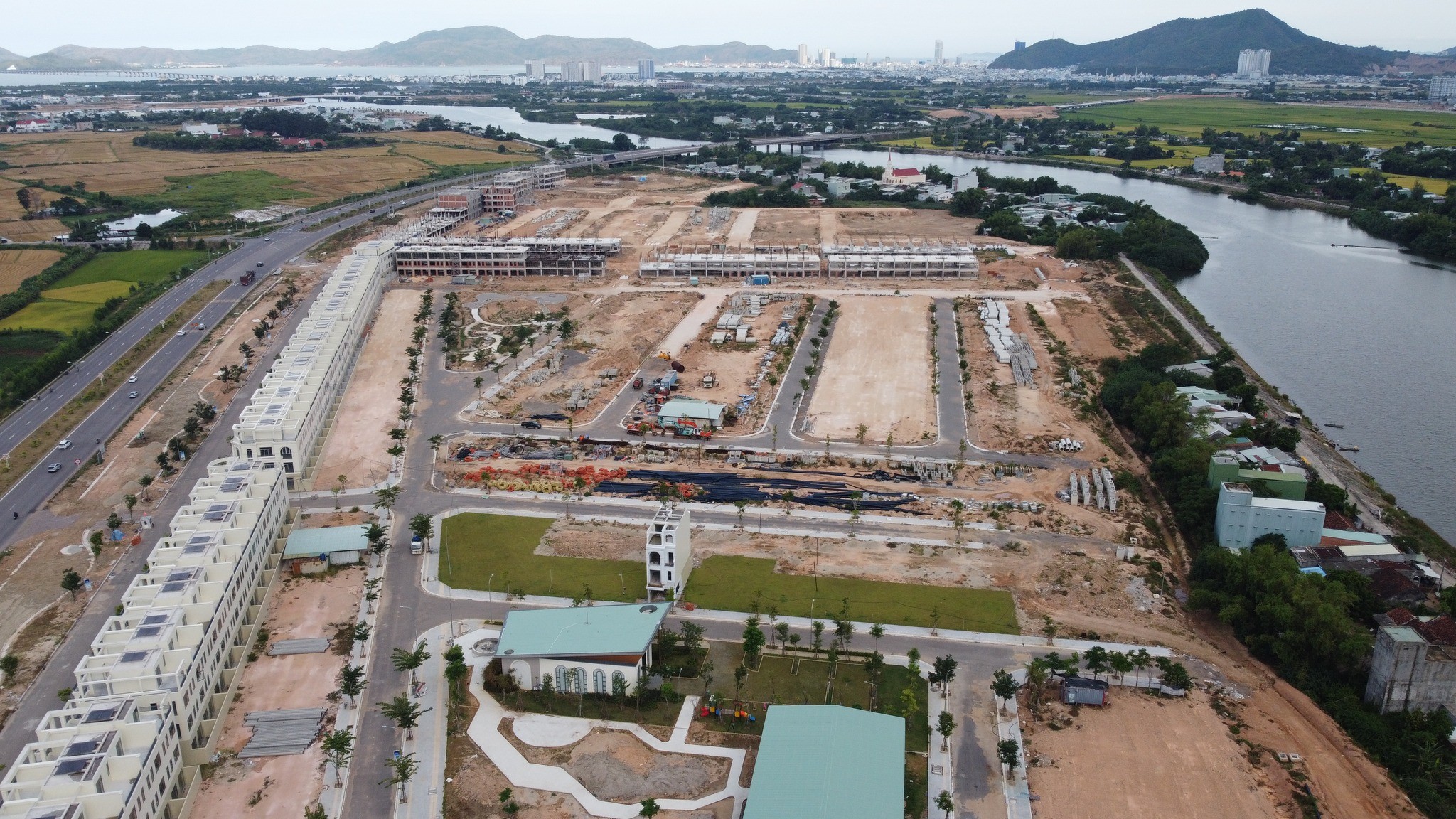 Chỉ từ 229 triệu đồng, đầu tư, sở hữu đất có sổ tại Quy Nhơn Iconic 4