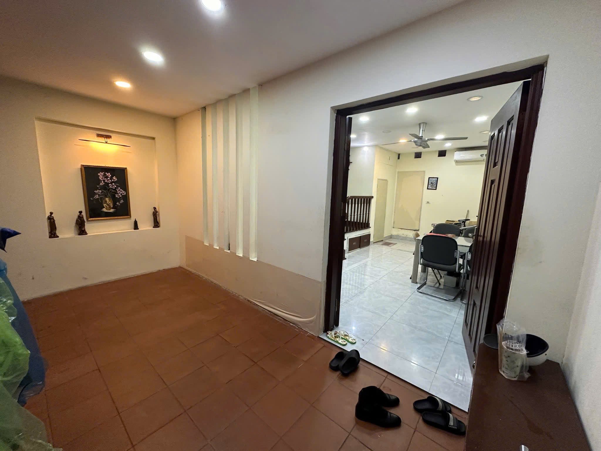 Mặt Phố Phó Đức Chính 48M2 Mặt Tiền 4,56M 26.9 Tỷ  2 Mặt Phố trước sau 2