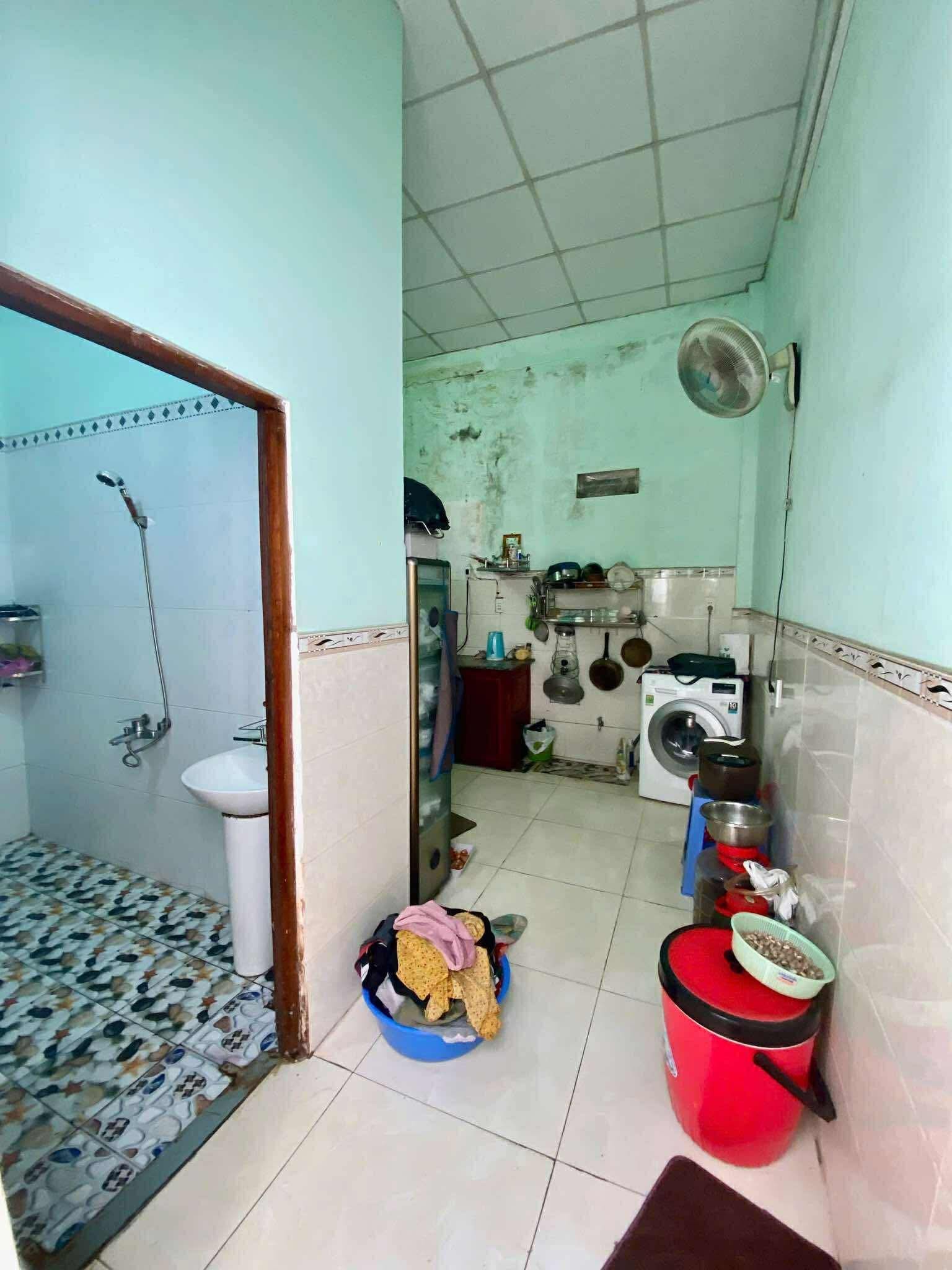 NHÀ CẤP 4 MỚI Ở NGAY SÁT HÃNG BIA HEINEKEN, ĐI BỘ RA SIÊU THỊ METRO - XE HƠI NGỦ NHÀ. HIỆP THÀNH 3