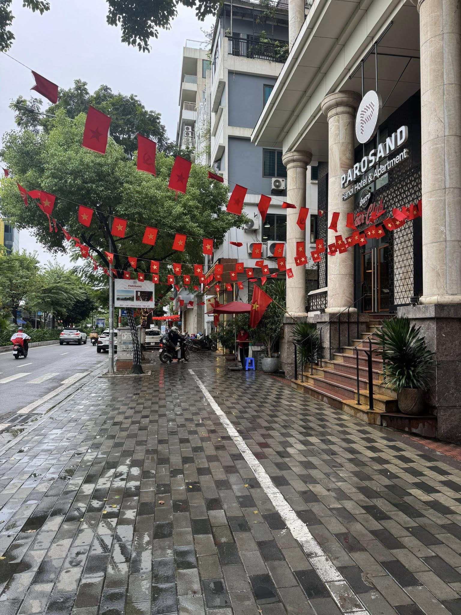 Cực Hiếm Mặt Tiền 11M Mặt Phố LLQ View Hồ Tây 135 Tỷ Bên lẻ Quy Hoạch ỔN ĐỊNH