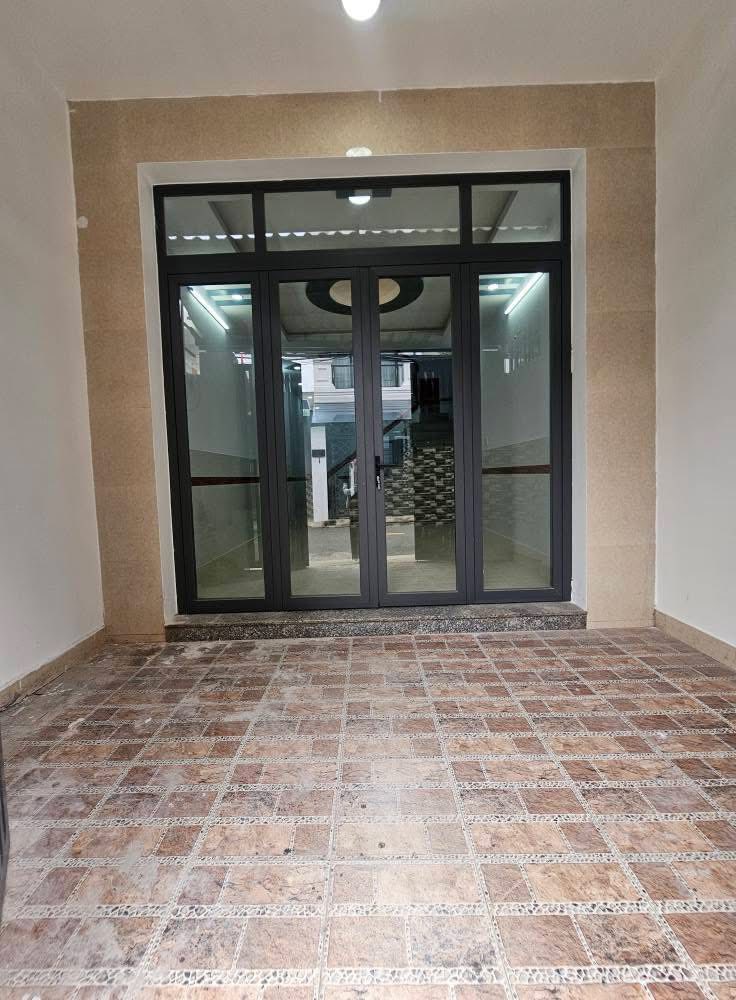 NHÀ 2 TẦNG MẶT TIỀN TA10, Ô TÔ NGỦ TRONG NHÀ. SÁT BÊN LÊ THỊ RIÊNG, PHƯỜNG THỚI AN QUẬN 12. 2