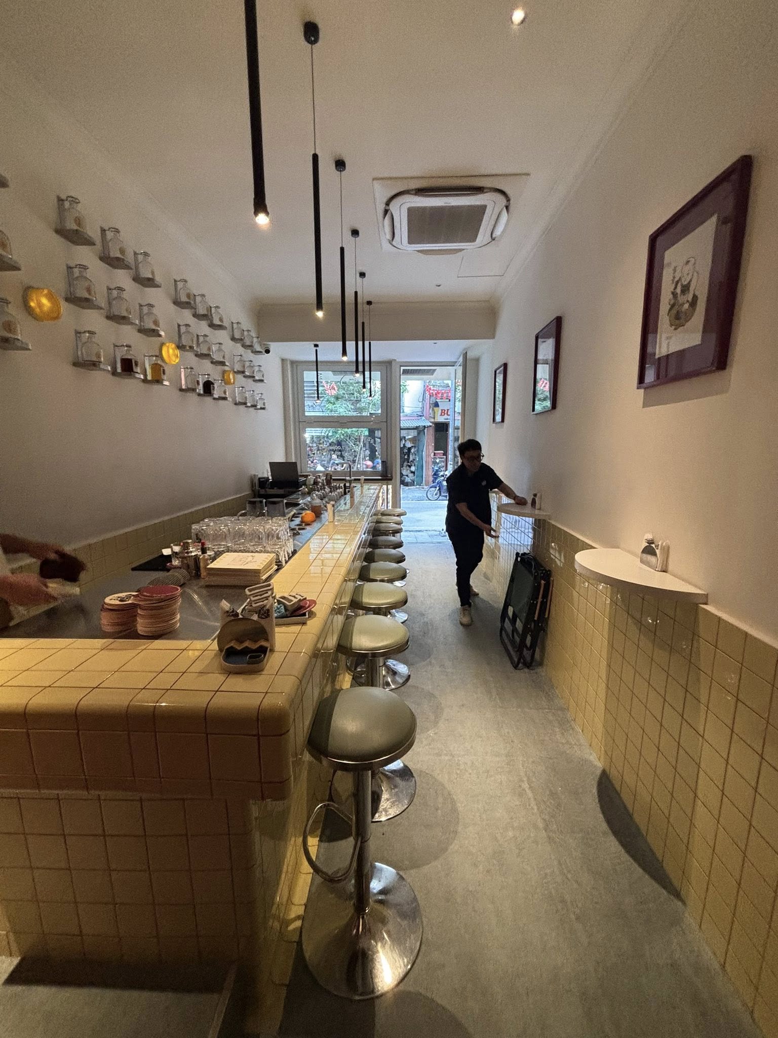 Nhà Đẹp Mặt Phố Thuốc Bắc 5 Tầng 45 Tỷ Dòng Tiền 60Tr/th Sổ Đẹp Nở Hậu