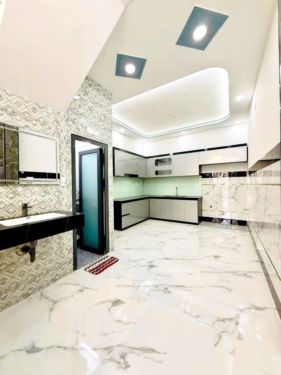 NHÀ 2 TẦNG ĐÚC MỚI TINH 34M2 HẺM XE HƠI GẦN CHỢ THIẾC. LÊ VĂN KHƯƠNG, PHƯỜNG HIỆP THÀNH, QUẬN 12. 2