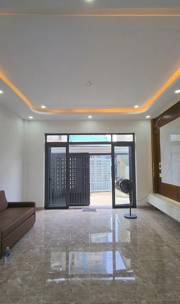 Bán nhà 3 tầng, 3PN, đường 160, Tăng Nhơn Phú A, Q9, TP HCM. DT 100m2, SH, giá 6.7 tỷ. 3