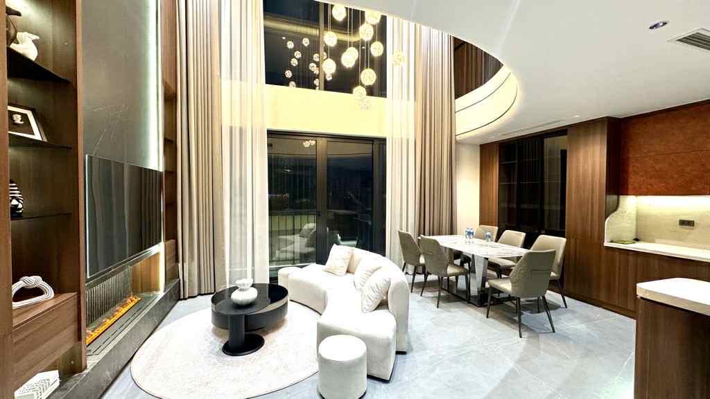 bán nhà lô góc Ngọc Thuỵ, 50m x 7 tầng, mặt tiền 6.2m, gara, full nội thất 3