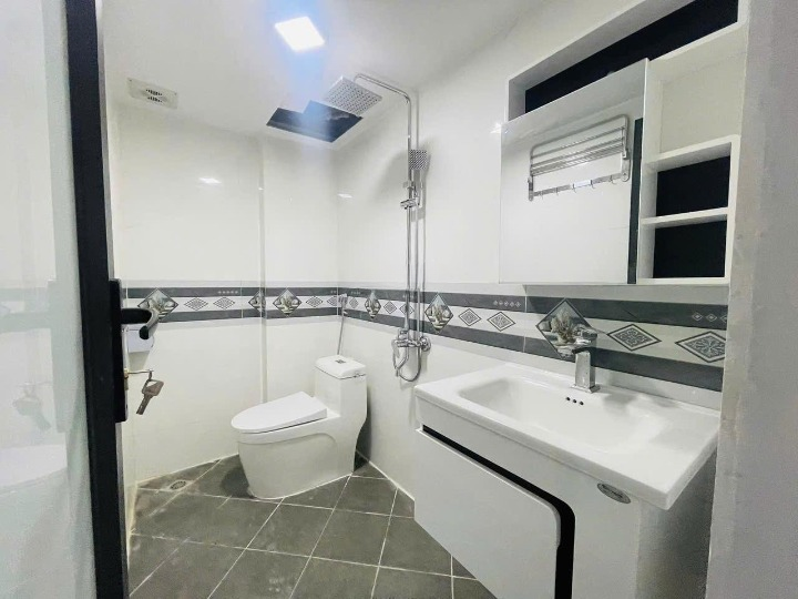 Bán nhà Tiền Yên, Sơn Đồng 42M 4 Tầng, 4 ngủ, ô tô đỗ giá nhỉnh 4 tỷ 5