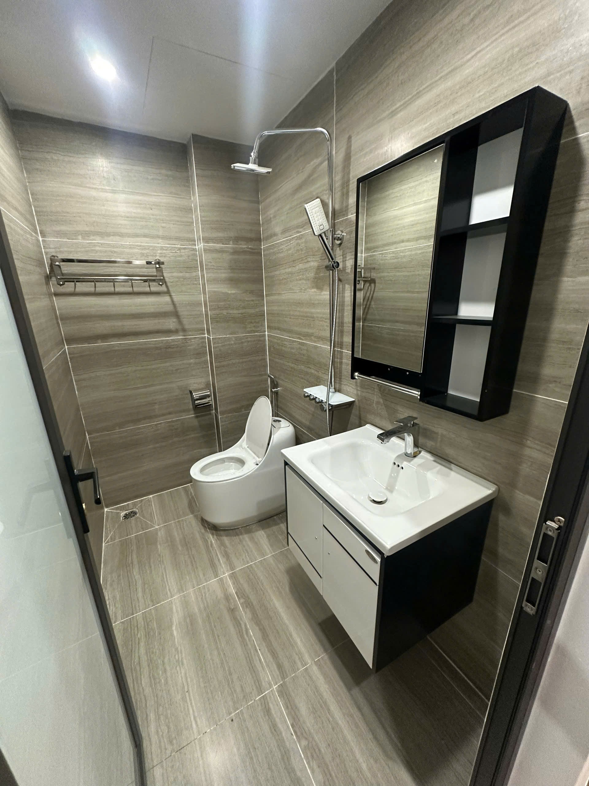 Nhà đẹp Đông La, An Khánh, ô tô qua nhà, đầy đủ nội thất, gần Công Viên Đông La, KĐT Đô Ng 8