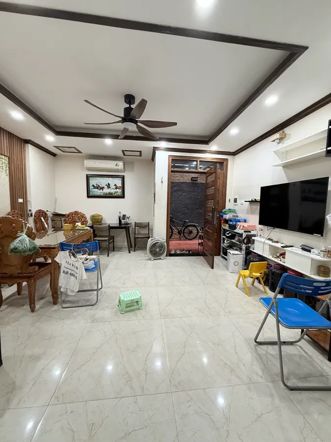 Bán Nhà Đặng Tiến Đông 38m2. 5 tầng. mặt tiền 4m. giá 12.1 Tỷ Đống Đa Hà Nội 2