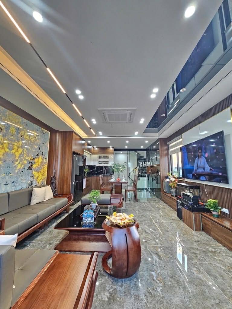 nhà đẹp Cổ Linh, 8 tầng thang máy, đối diện Aeon, gara, full nội thất 2