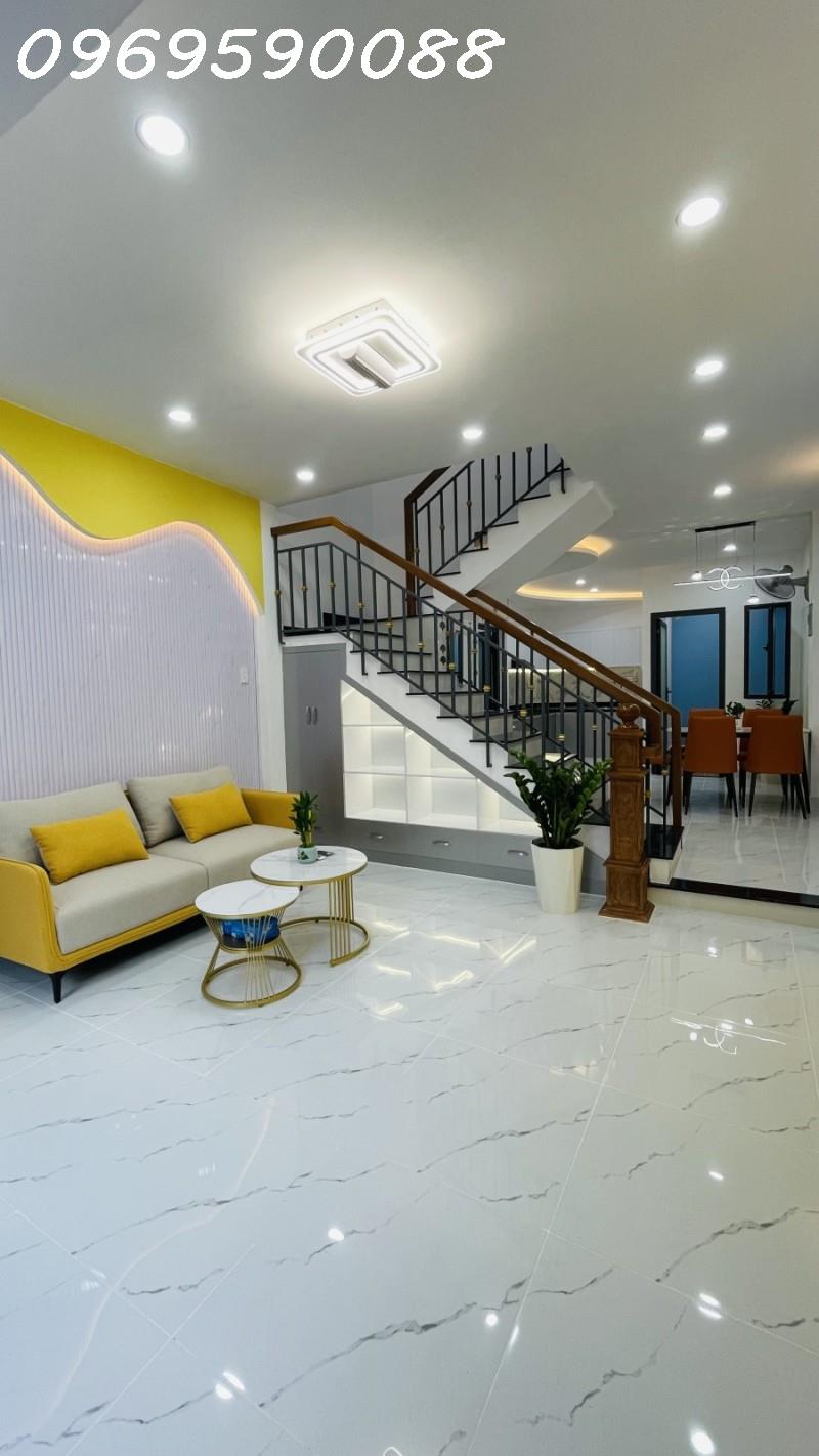 Nhà mới ờ ngay Tân Kỳ Tân Quý, Tân Phú. 58m2 ngang 4.3m nở hậu 6m6 giá 5 tỷxx