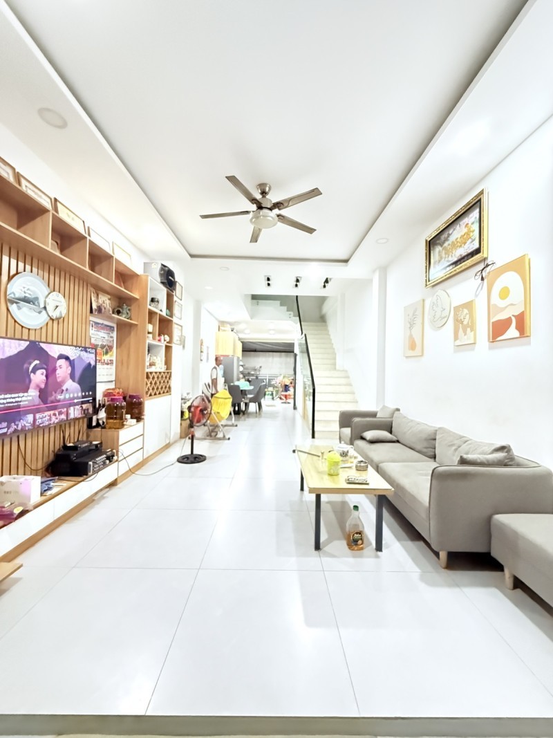 Vị trí vàng hẻm Lê Trọng Tấn Tân Phú! Nhà 2 tầng 2PN Sổ hồng chính chủ, giá hời khó tìm! 2