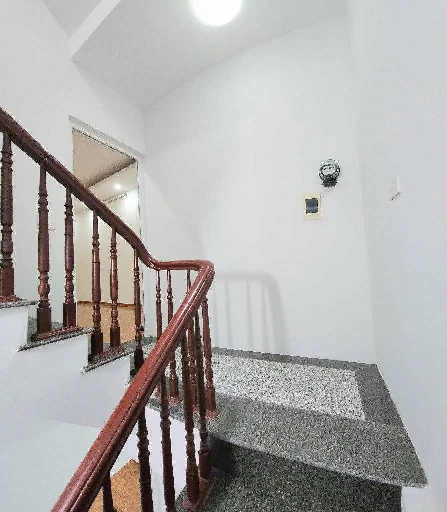 Bán Nhà Nguyễn Phúc Lai 36m2. 5 tầng. mặt tiền 4.6m. giá 12.2 Tỷ Đống Đa 4