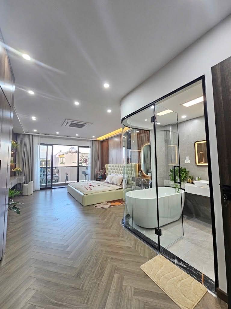 nhà đẹp Cổ Linh, 8 tầng thang máy, đối diện Aeon, gara, full nội thất 4