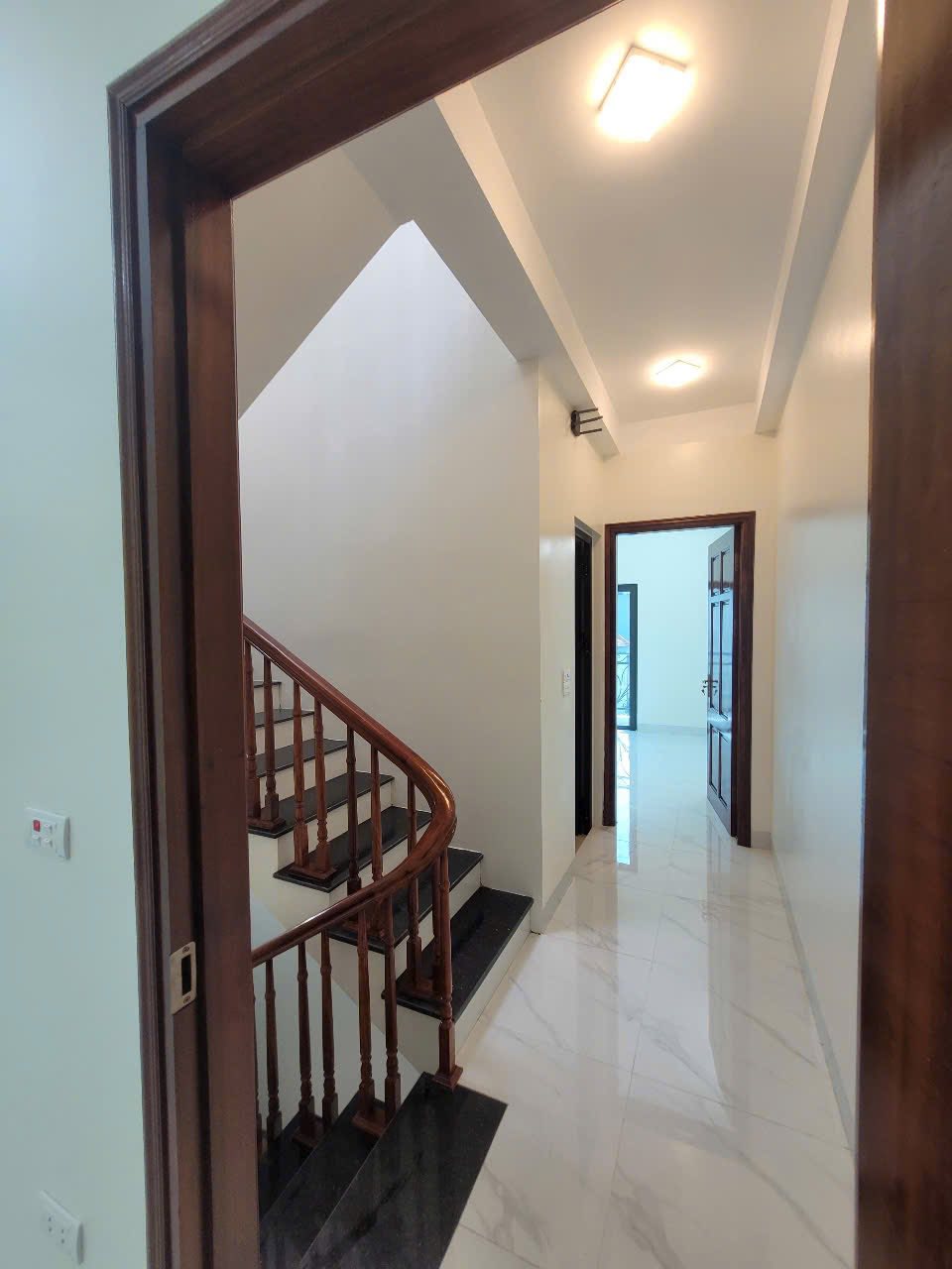 Bán nhà đẹp Vân Côn, Hoài Đức 43M, 4 Tầng, 4 phòng ngủ, ô tô đỗ 7