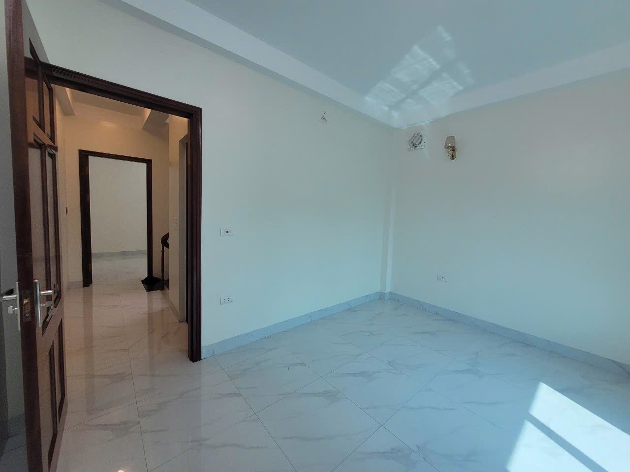 Bán nhà đẹp Vân Côn, Hoài Đức 43M, 4 Tầng, 4 phòng ngủ, ô tô đỗ 8