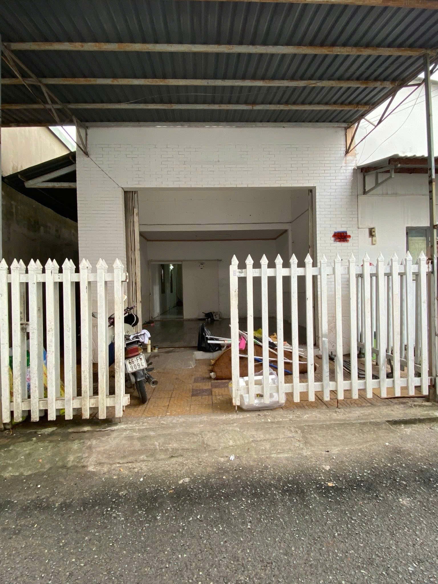 71. Nhà trệt gác cặp bờ kè Hưng Lợi – trục chính hẻm, tiện ở, kinh doanh hoặc làm kho 2