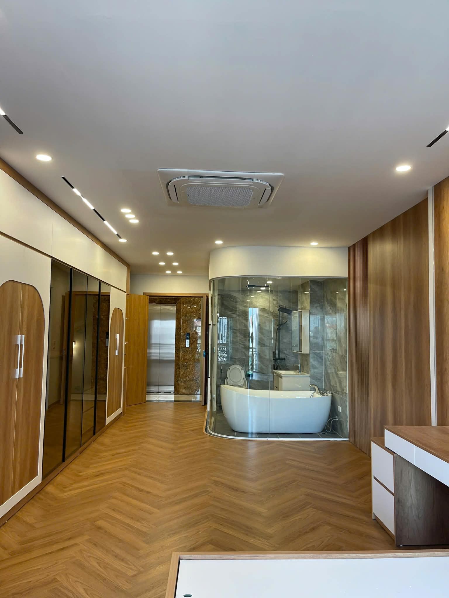 nhà đẹp Thạch Bàn, 6 tầng thang máy, vỉa hè, ôtô tránh, kinh doanh, full nội thất 5