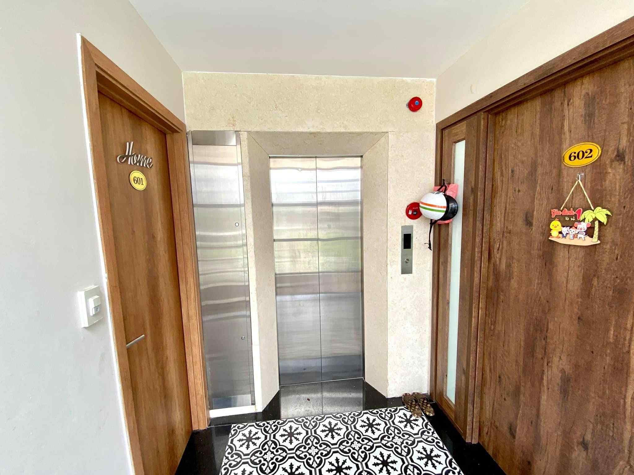 bán toà nhà Apartment Ngọc Thuỵ, 2 sàn văn phòng + 15 căn hộ khép kín, dòng tiền 130tr/tháng 5