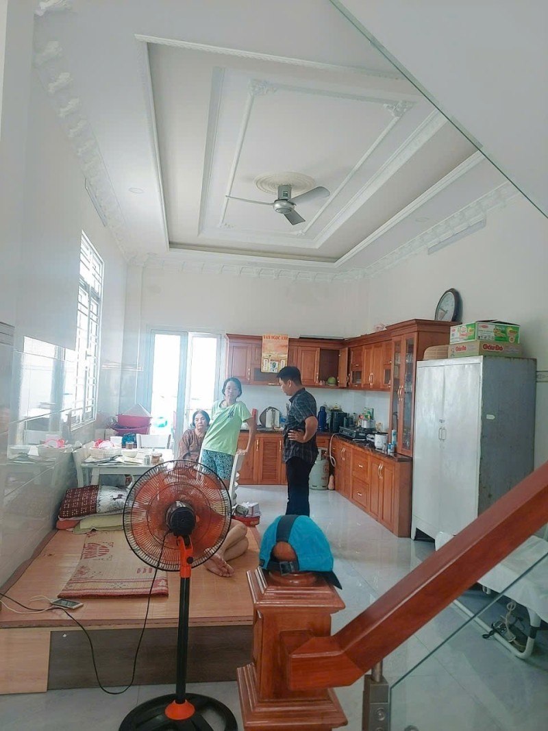 Bán nhà đường 160, Tăng Nhơn Phú A, Q.9, TP HCM. DT 125 m2, 3 tầng, 3PN, SH, 8.6 tỷ. 3