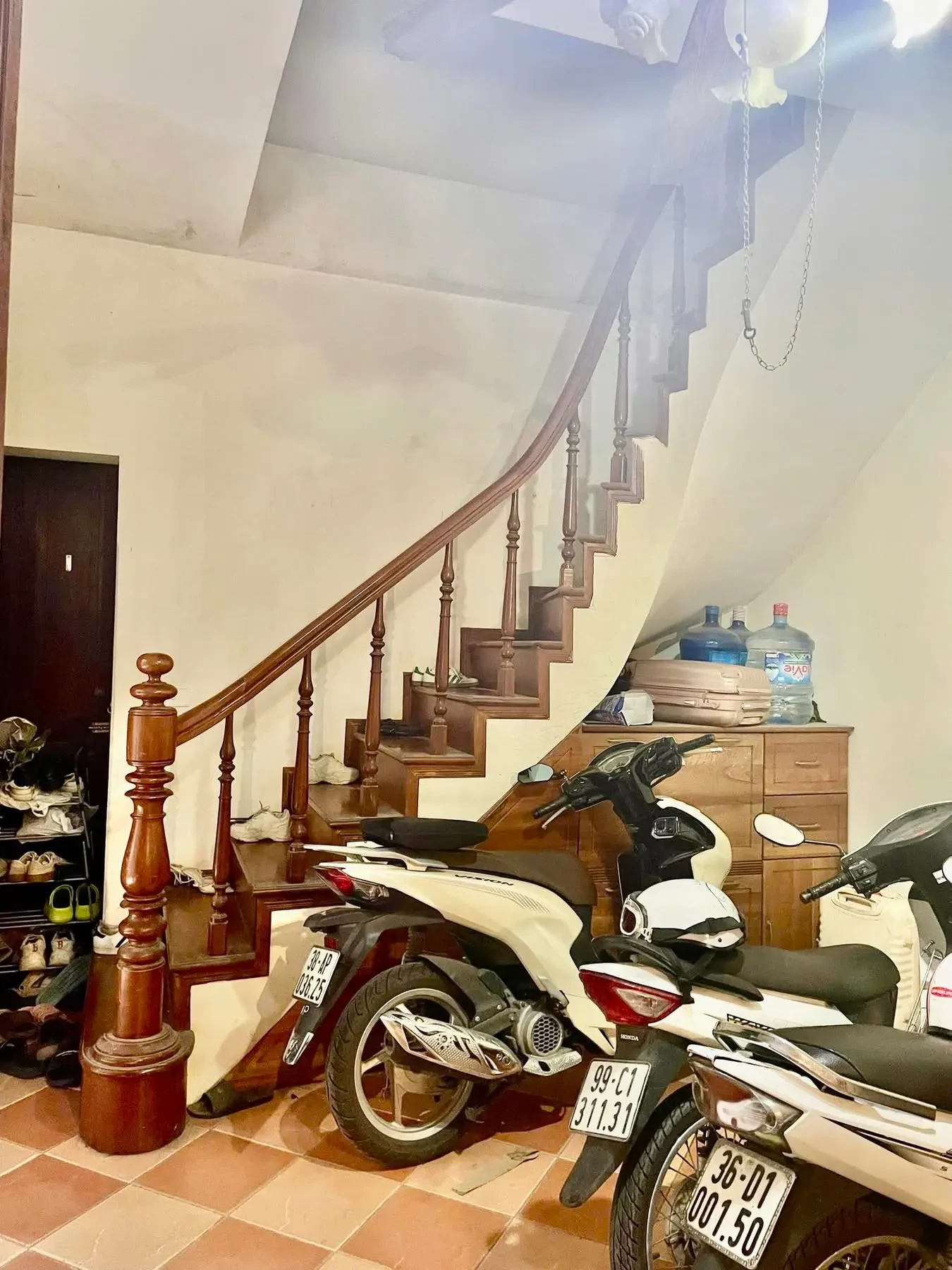 Bán Nhà Huỳnh Thúc Kháng 33/45m2. 5 tầng. mặt tiền 4m. giá 16.5 tỷ Đống Đa Hà Nội