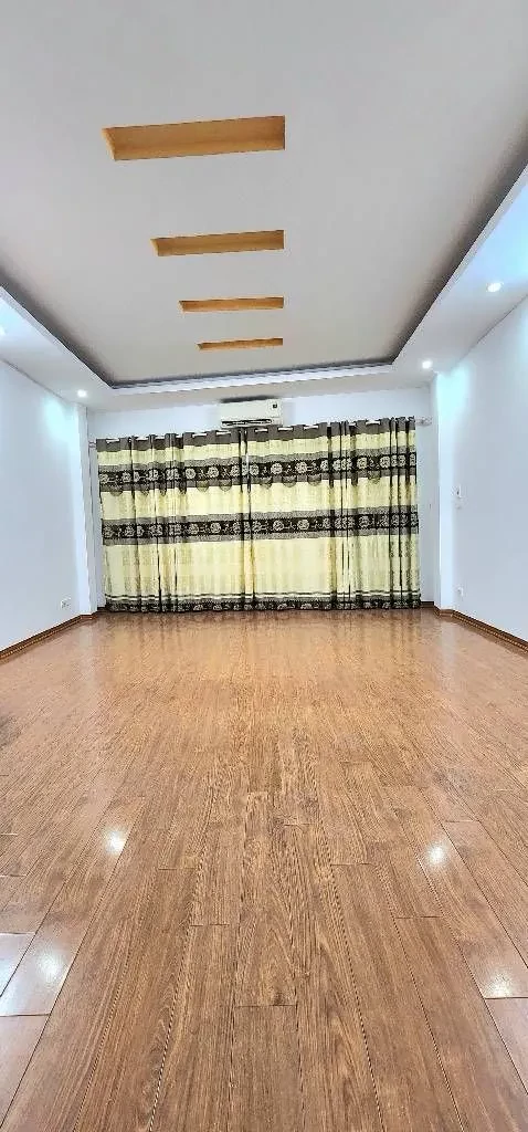 Bán Nhà Nguyễn Phúc Lai 36m2. 5 tầng. mặt tiền 4.6m. giá 12.2 Tỷ Đống Đa 2