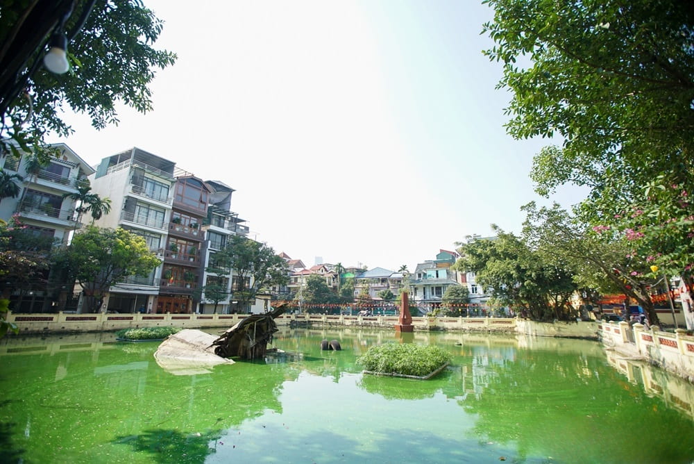 17.11.25.1. Bán nhà gần CV  Bách Thảo, view hồ điều hòa, dt 150m2 có sân vườn, thoáng mát, MT 2