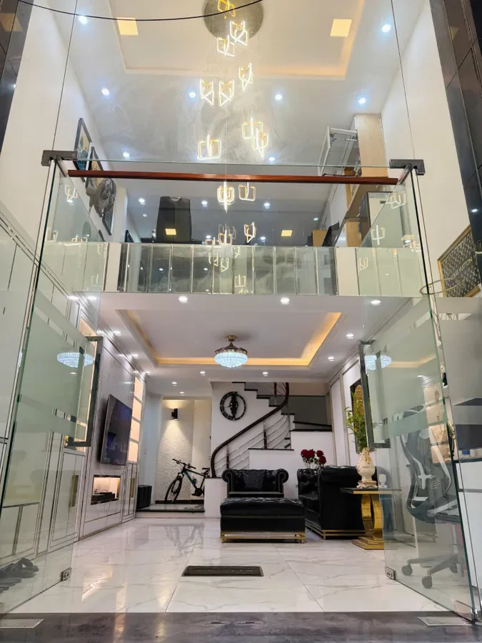 Bán Nhà Giếng Mứt 42/45m2. 6 tầng. mặt tiền 4.1m. giá 13.3 Tỷ Hai Bà Trưng Hà Nội