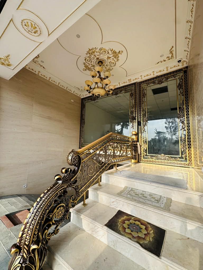 bán nhà mặt phố Cổ Linh, vỉa hè rộng, view vườn hoa, 2 xe container tránh nhau, kinh doanh văn 2