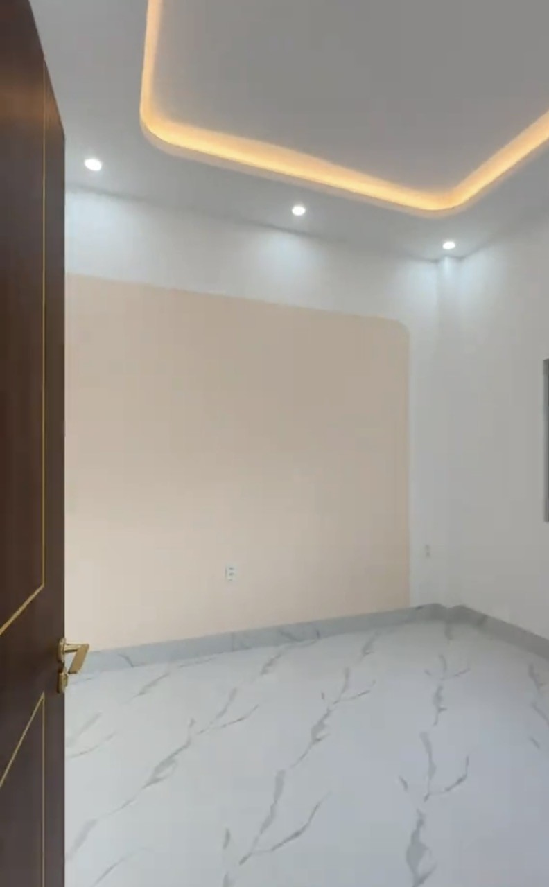 Cần bán Nhà mặt tiền Phường Tương Bình Hiệp, Thủ Dầu Một, Diện tích 120m², Giá 2.5 Tỷ 6