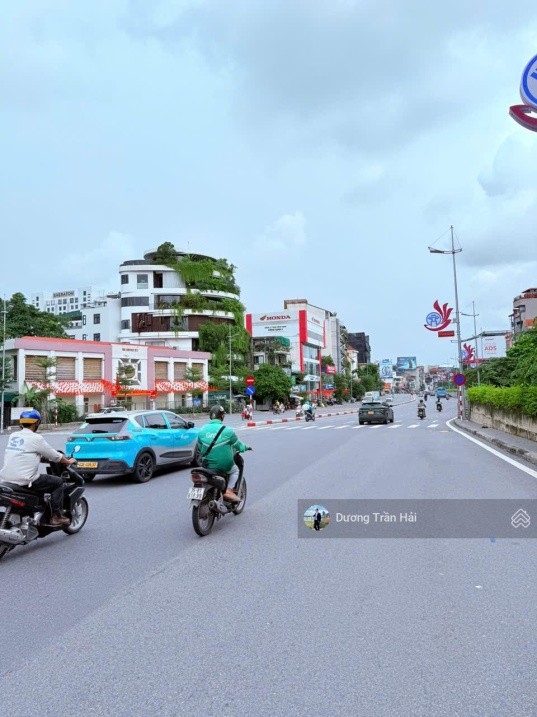 Bán nhà phố Láng Hạ - 130m2 x MT 7m - Lô góc 3 thoáng Vỉa hè rộng KDVP - Ô tô dừng đỗ 2