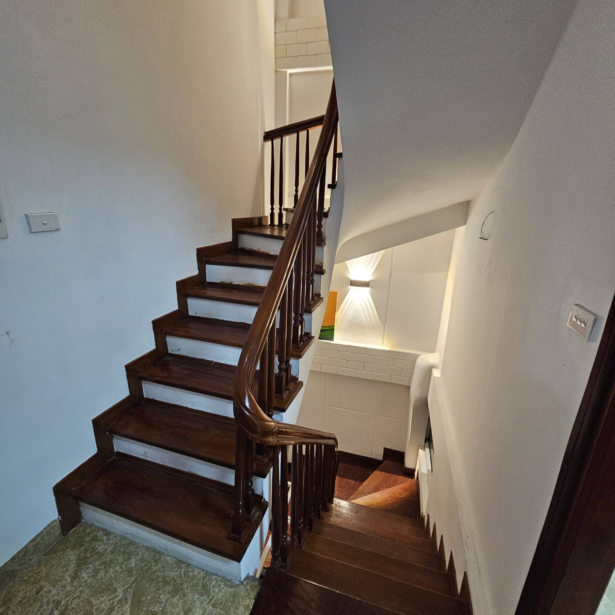 Nhà Đẹp 5 Tầng Lô Góc  Hoàng Hoa Thám, Tây Hồ, Hà Nội - Diện tích 52mv MT 5m - Giá 14.3 Tỷ 6