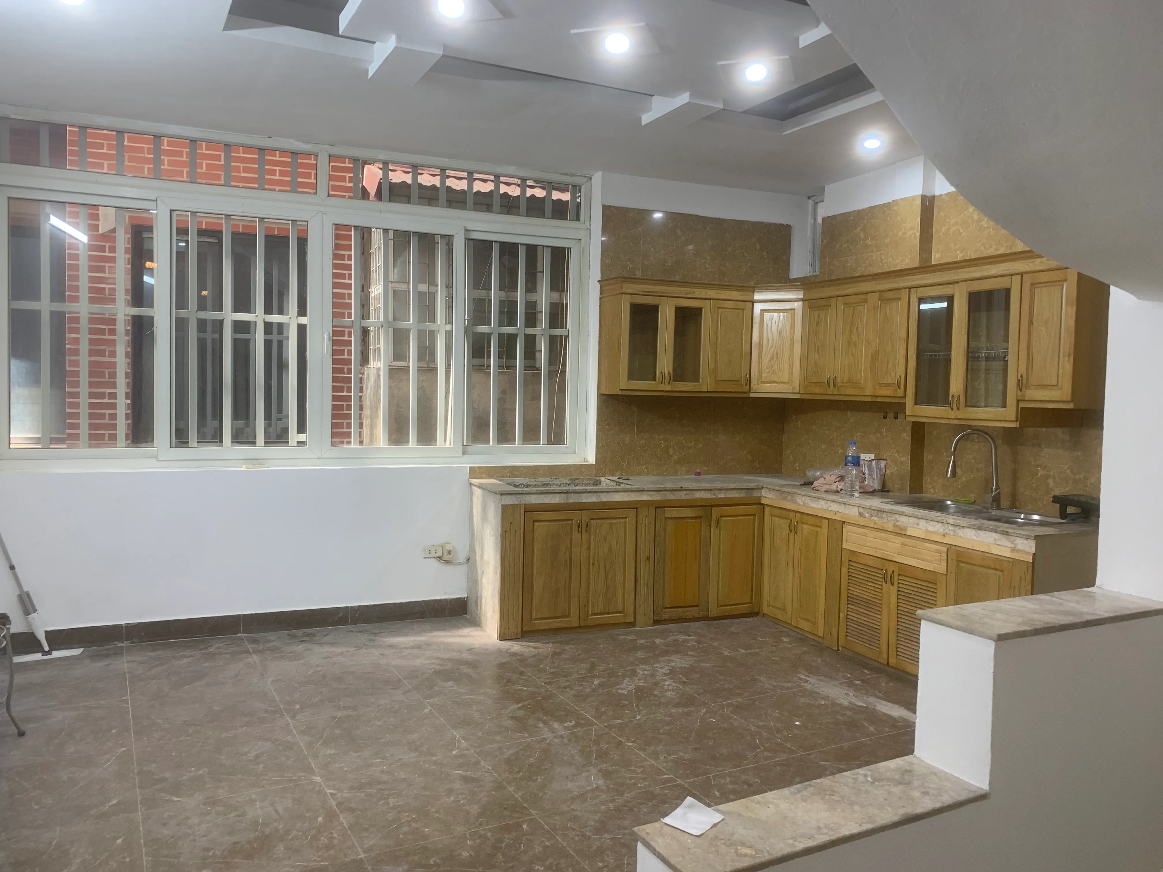 Bán NHà Xã Đàn 33m2. 6 tầng. mặt tiền 6m. giá 11 tỷ Đống Đa Hà Nội