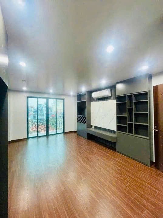 Cho thuê nhà phân lô - ô tô vào nhà Phan Văn Trường - Cầu Giấy 50m x 5T giá 22 triệu