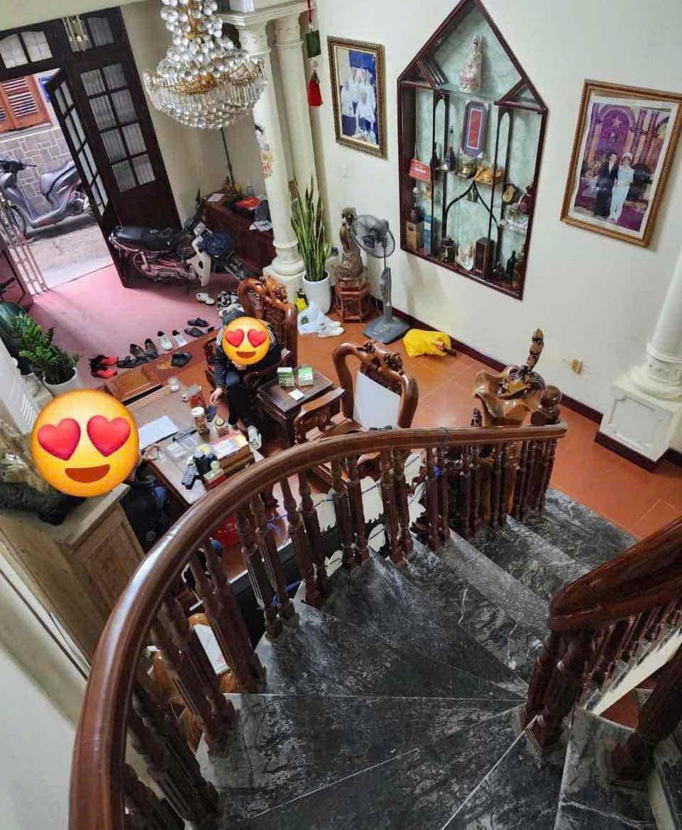 BÁN NHÀ PHỐ NGUYỄN VĂN HUYÊN, NHÀ DÂN XÂY, LÔ GÓC, GẦN PHỐ - 5T, 70M2, 15.5 TỶ 2