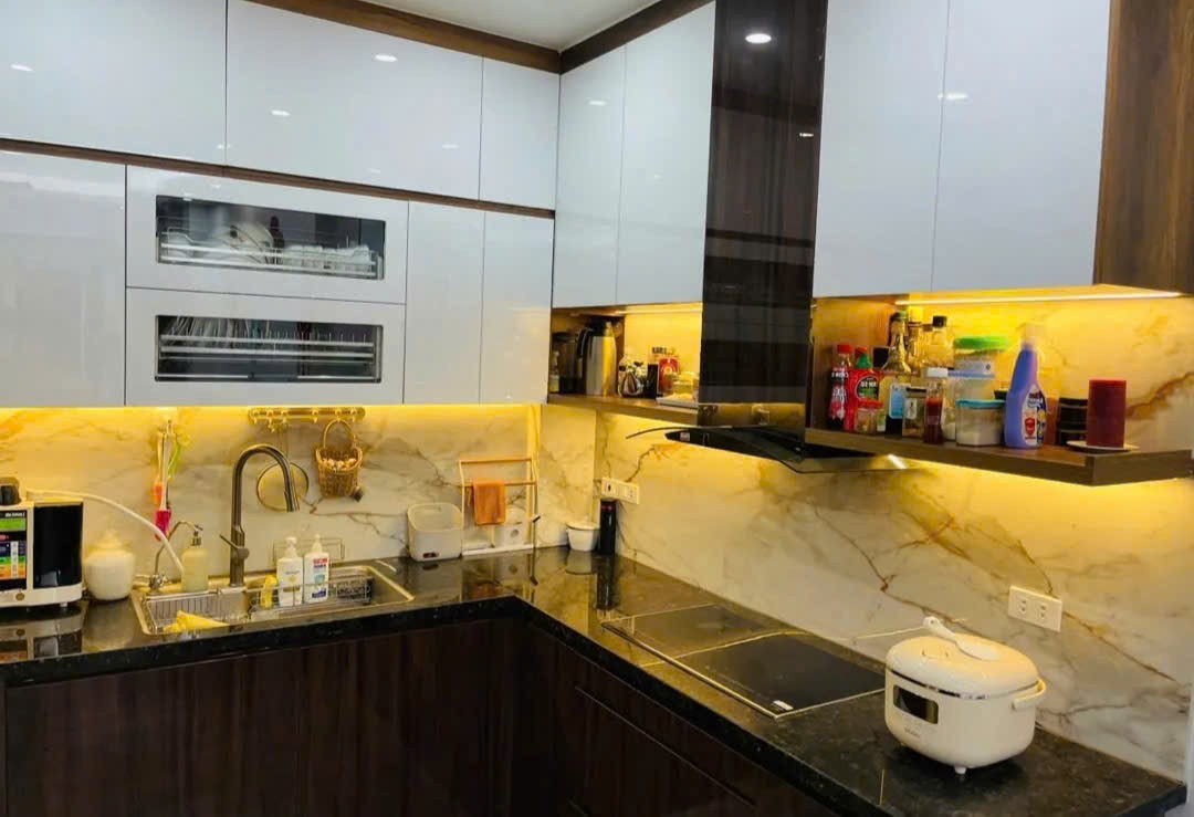 BÁN NHÀ LẠC LONG QUÂN, GARA Ô TÔ, NHÀ ĐẸP DÂN XÂY, NỘI THẤT SANG XỊN – 45M2, 5T, NHỈNH 17 TỶ 4