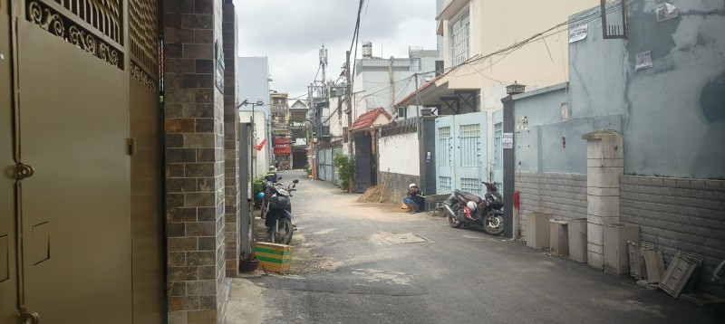 Bán nhà đường 168, Phước Long A, Q.9. TP HCM. DT 85m2, 3 tầng, SH, giá 6.6 tỷ. 5