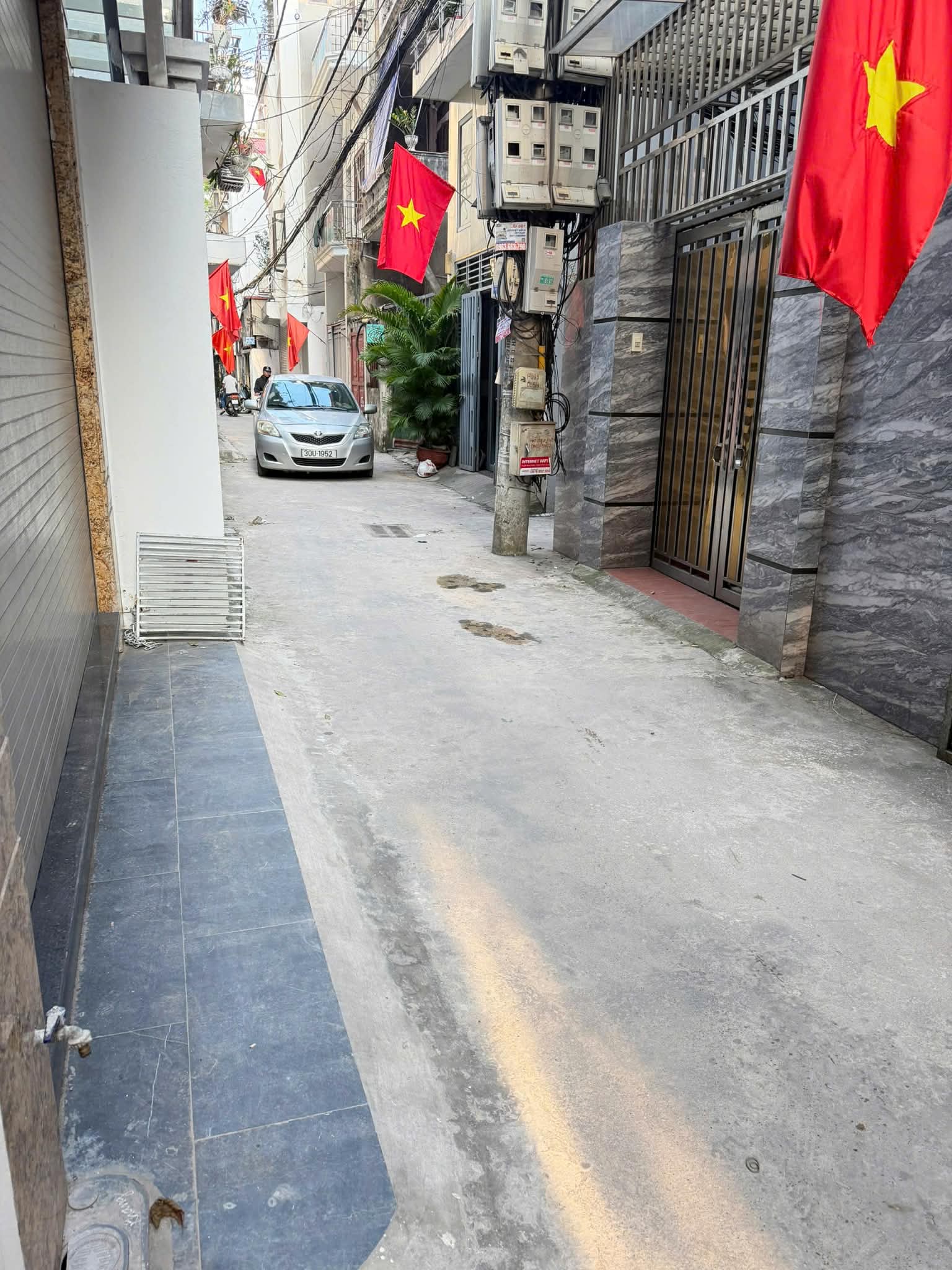 bán nhà lô góc Hoàng Như Tiếp, gần bệnh viện Tâm Anh, 7 tầng thang máy, ngõ thông, ôtô vào nhà