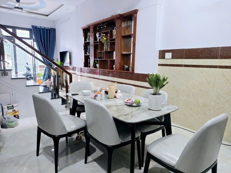 Bán nhà đường Trương Văn Thành,Hiệp Phú. Q9, TP HCM. DT 56m2, 3 tầng, 3PN, SH, giá 8.6 tỷ. 3