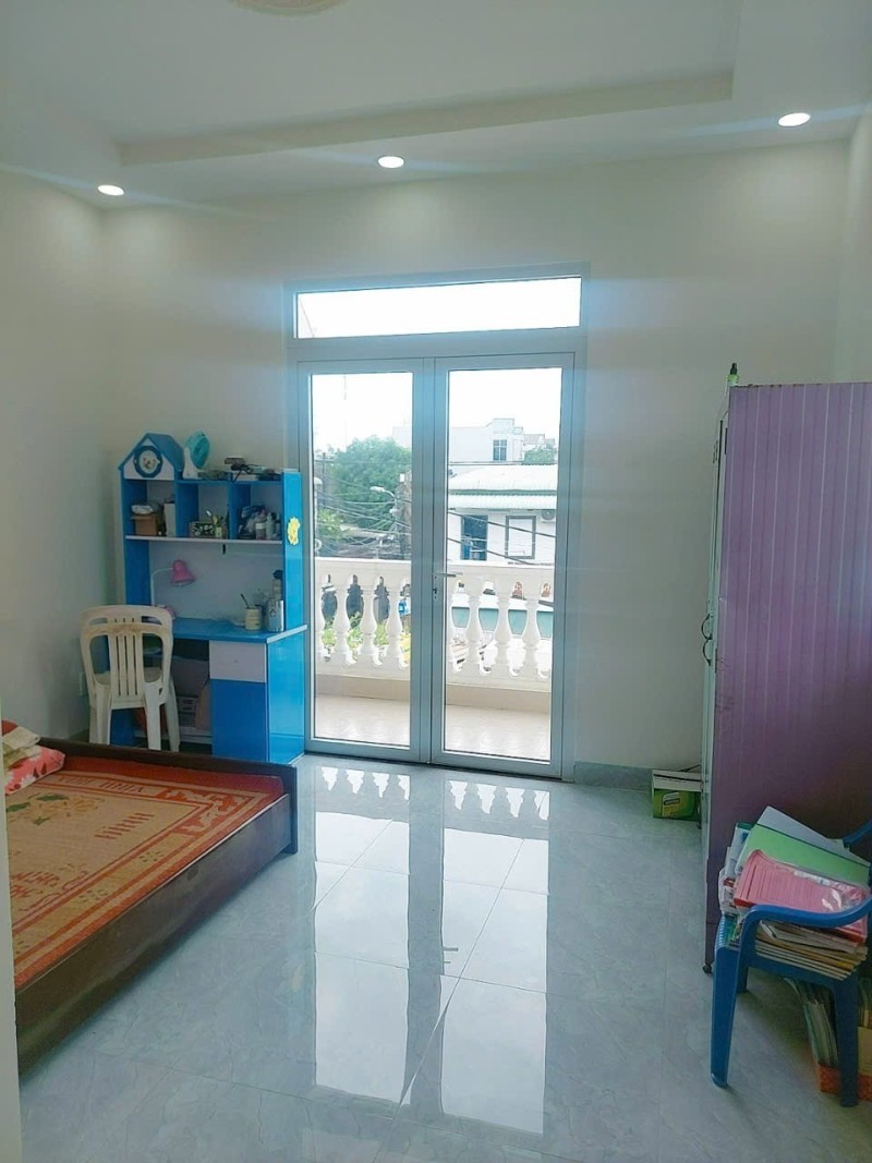 Bán nhà đường 160, Tăng Nhơn Phú A, Q.9, TP HCM. DT 125 m2, 3 tầng, 3PN, SH, 8.6 tỷ. 4