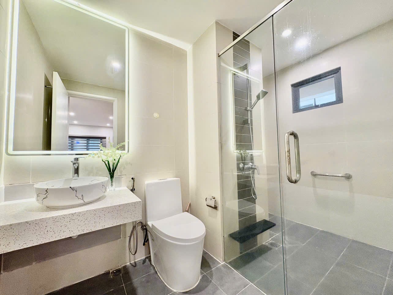 Cần bán gấp căn hộ 2PN+1 dt 128m2 tại tòa B Mulberry Lane giá 8.5 tỷ 5