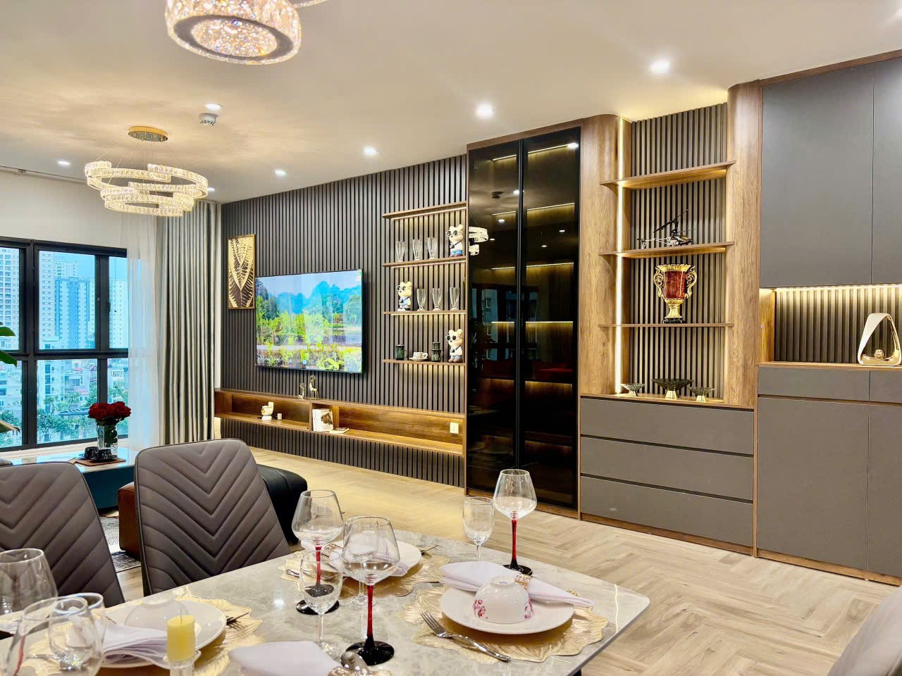 Cần bán gấp căn hộ 2PN+1 dt 128m2 tại tòa B Mulberry Lane giá 8.5 tỷ 6