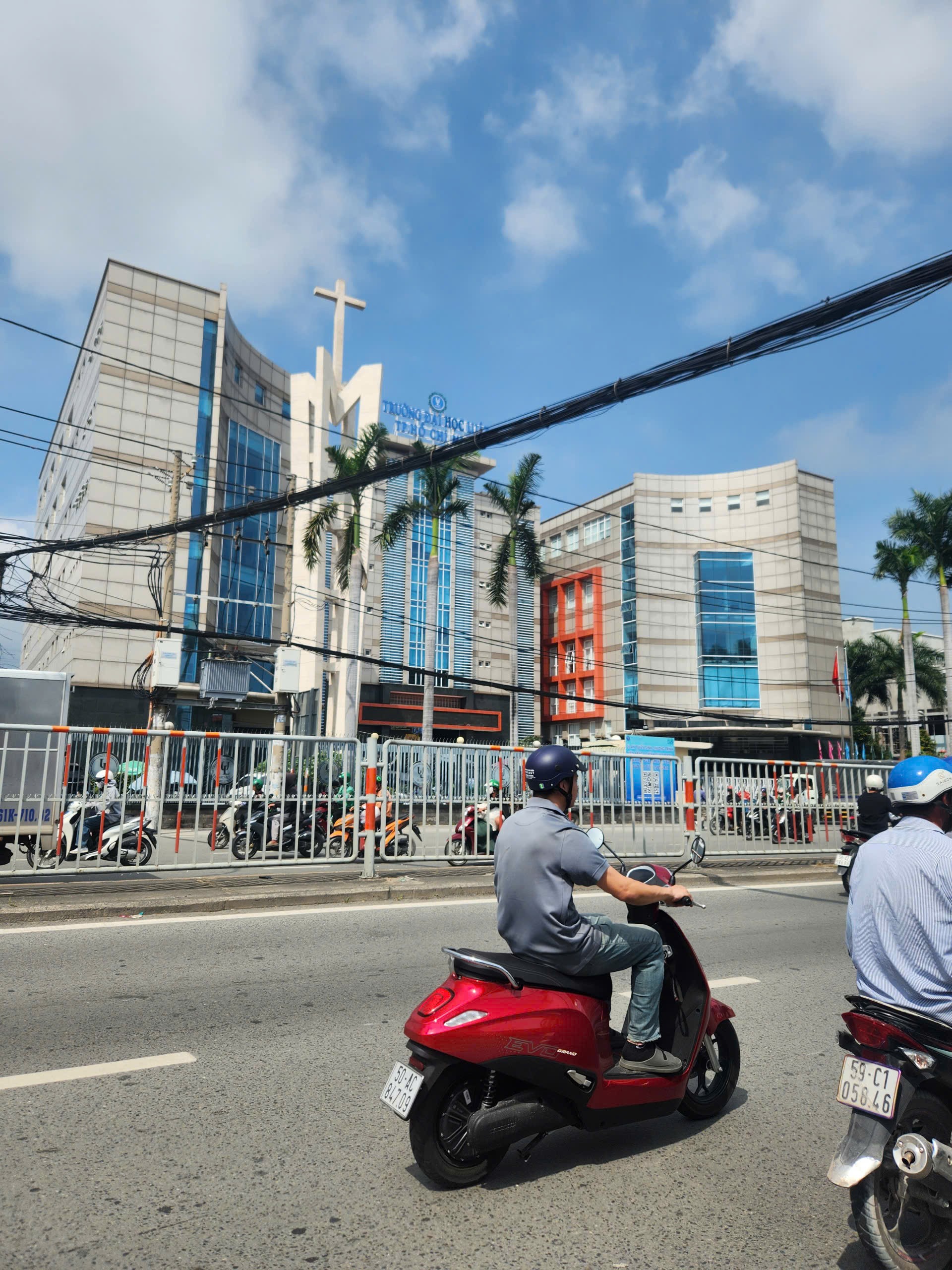 BÁN ĐẤT 70M2 - HẺM XE HƠI - QUỐC LỘ 13 - VẠN PHÚC - CHỈ 5 TỶ NHỈNH