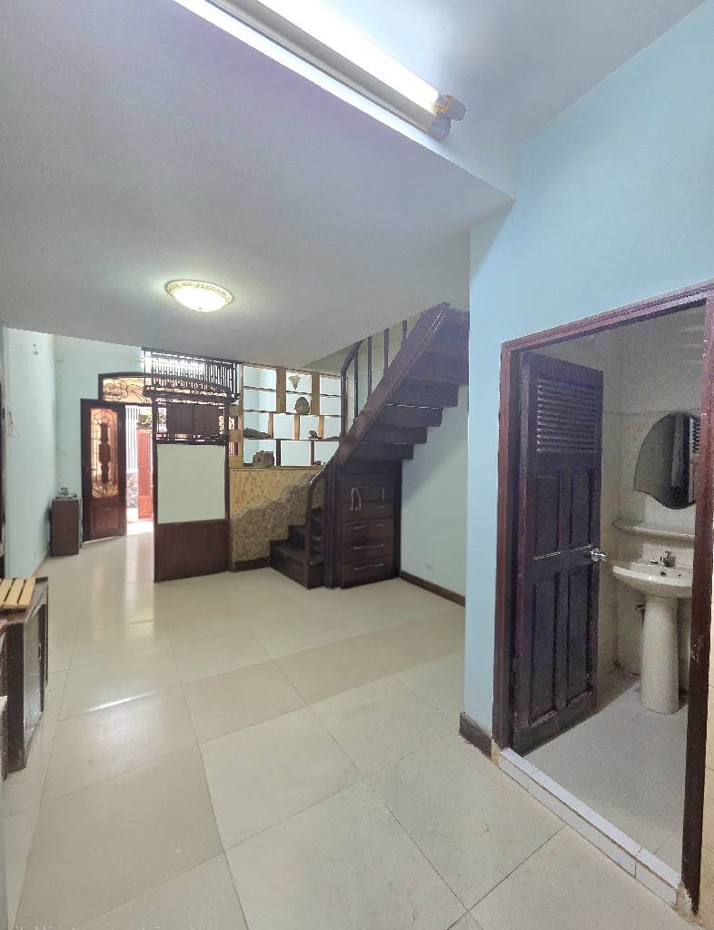 Bán nhà 50m2 Đất Thánh, 5 tầng, 3PN, sân thượng 7 tỷ 3