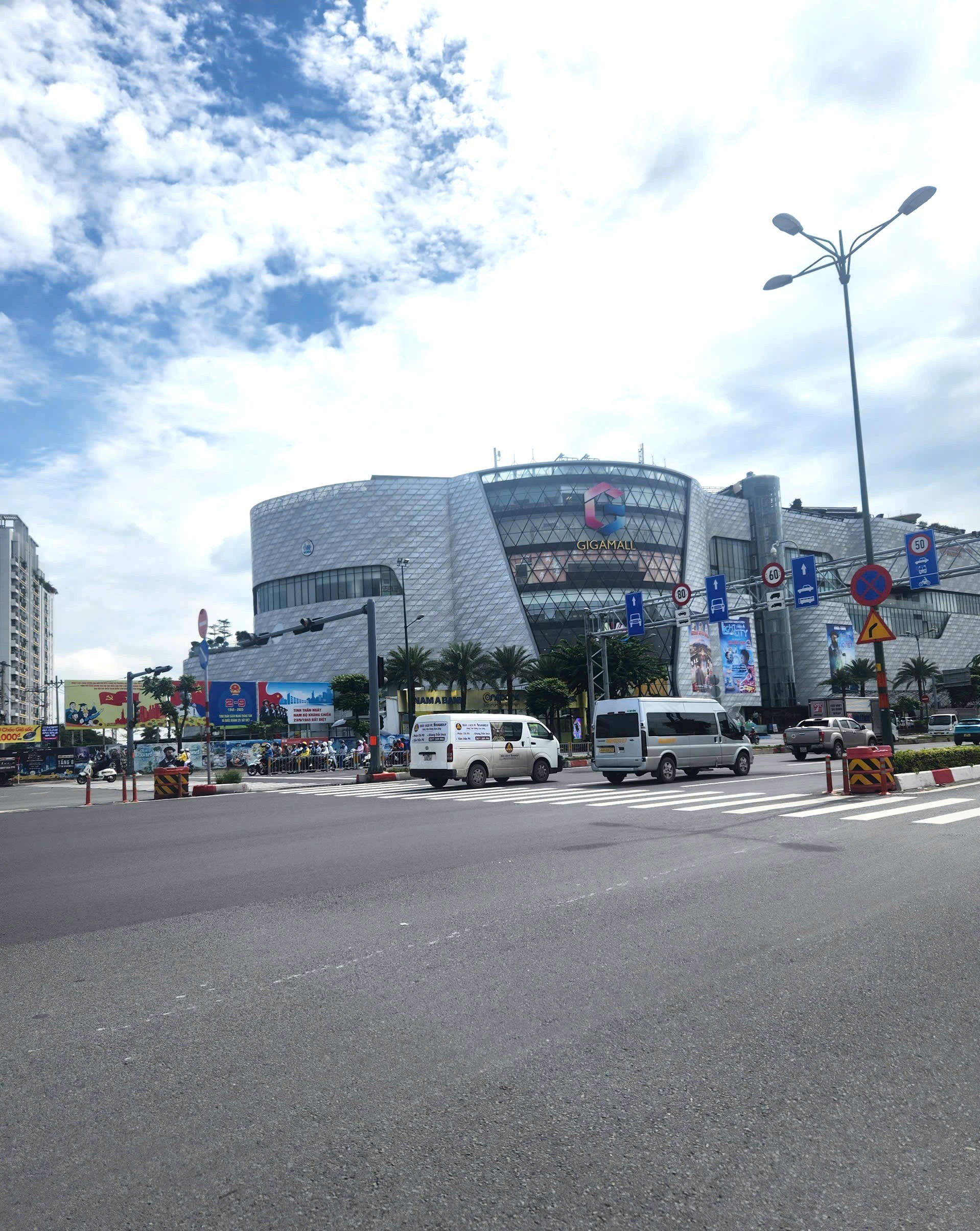 BÁN NHÀ 100M2 NGAY TTTM GIGAMALL - HIỆP BÌNH CHÁNH - CHỈ 10 TỶ NHỈNH