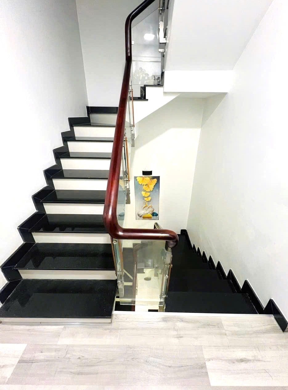 Bán nhà 70M² - 4 TẦNG Ô TÔ NGỦ TRONG NHÀ gần chợ Hạnh Thông Tây giá 6.x tỷ TL 5