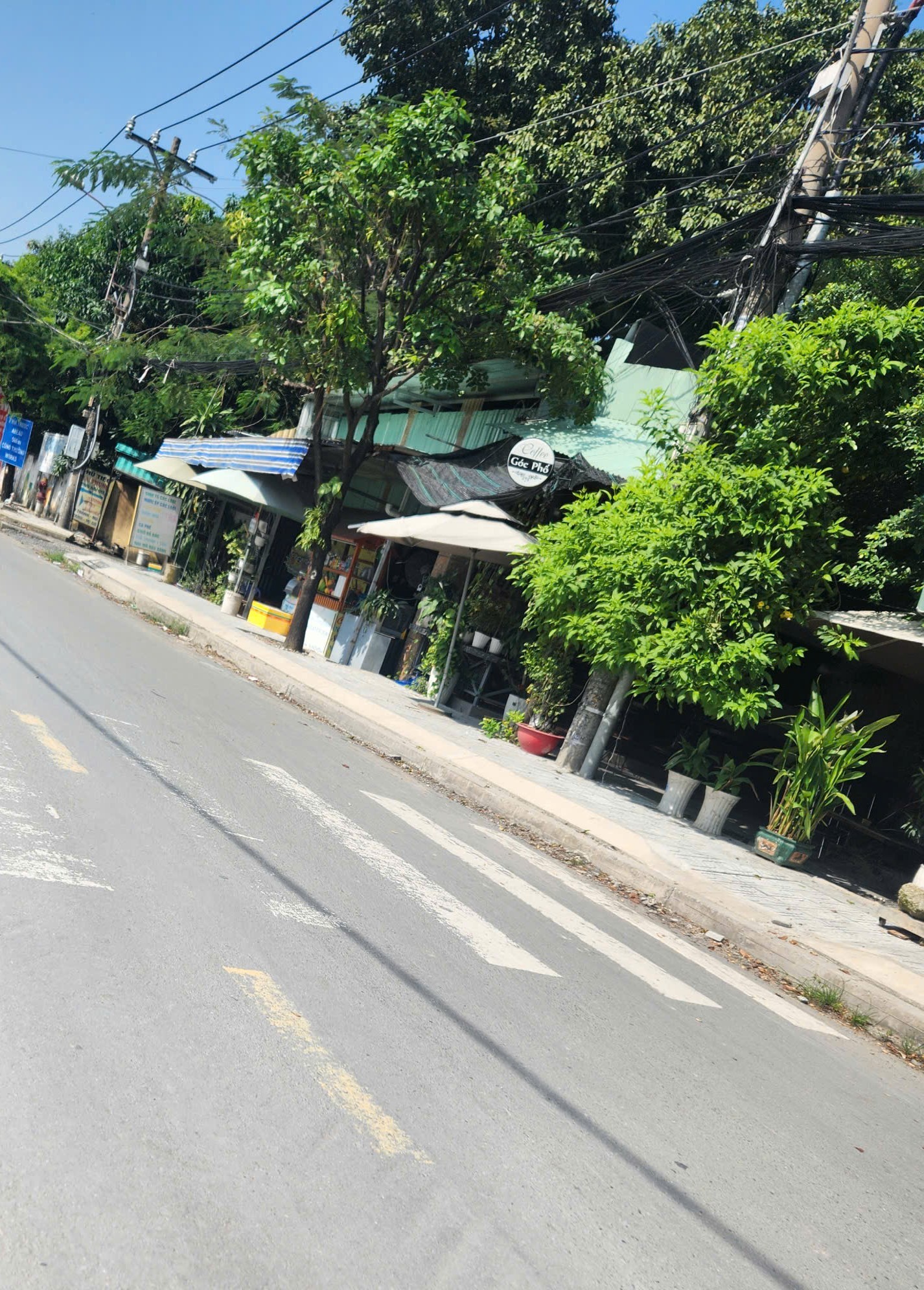 BÁN NHÀ 1 TRỆT 2 LẦU - XE HƠI ĐỖ CỬA - ĐỐI DIỆN GIGAMALL - CHỈ 6 TỶ NHỈNH