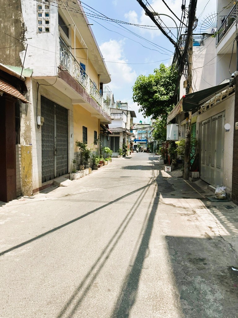 Bán nhà Mặt tiền Tân Phú 71m2 nhỉnh 6 tỷ ngang 5m 3